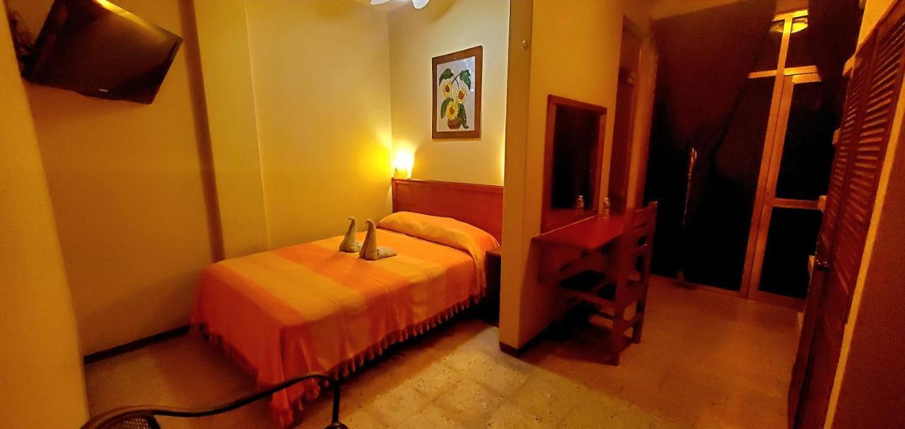 Hotel Florida Oaxaca מראה חיצוני תמונה